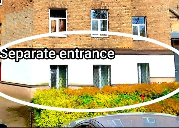 Terbatas Art House Apartamento *